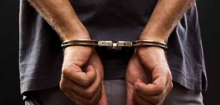 Detienen a un hombre con una Hilux robada