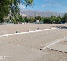 Adolescente de 14 años murió al caer con su moto en una tribuna