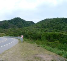 Violento siniestro vial protagonizó un camión en la Cuesta El Totoral