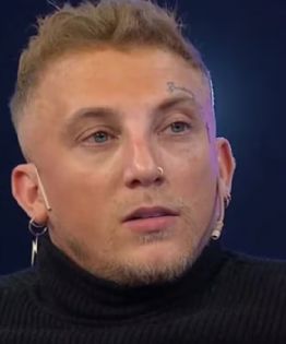 Quién es la famosa cantante que confesó haberle sido infiel a su marido con El Polaco